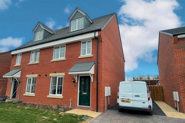 3 Bedroom Semi-Detached House To Rent In Spa Chase, Bourne, PE10