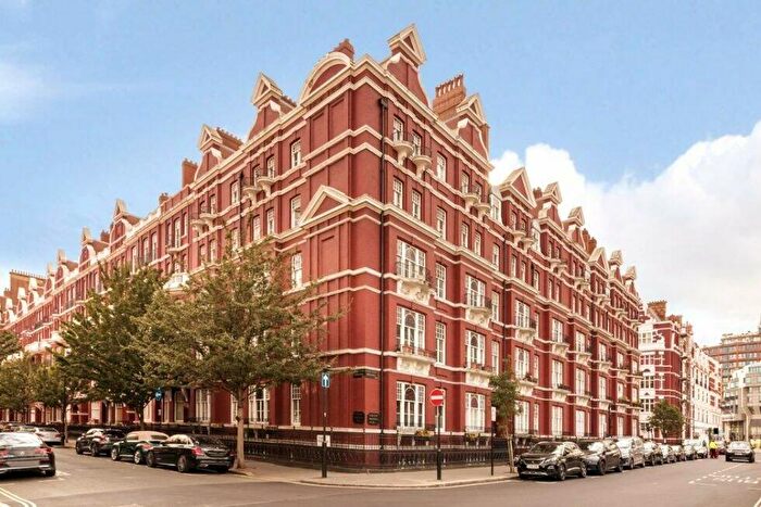 4 Bedroom Flat To Rent In Chapel Street, Marylebone, NW1