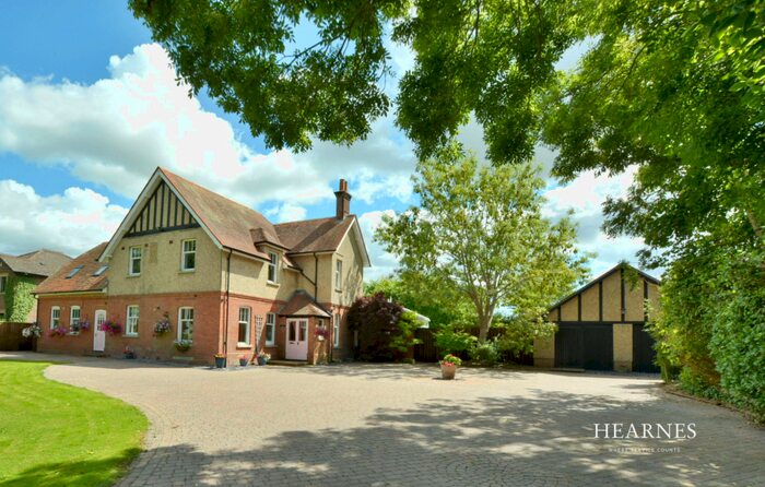 4 Bedroom Detached House For Sale In Newton Road, Sturminster Marshall, BH21