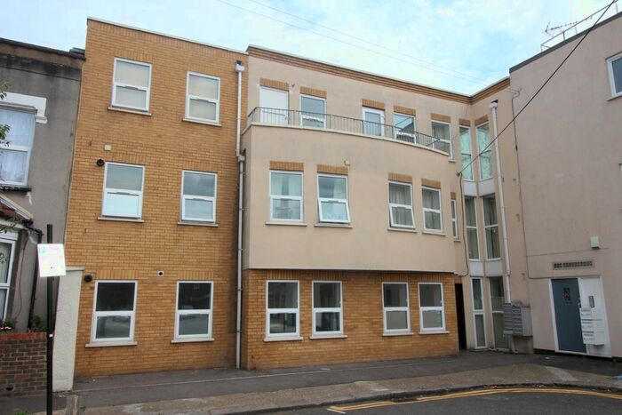2 Bedroom Flat To Rent In Maitland Road, London, E15