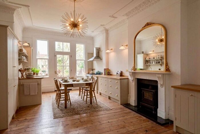 2 Bedroom Flat For Sale In Grove Park, Camberwell, SE5