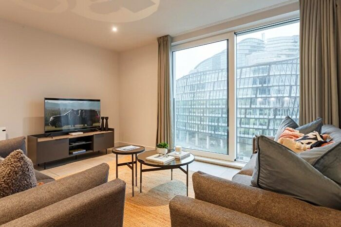 3 Bedroom Apartment To Rent In Angel Gardens, Manchester, Greater Manchester, M4