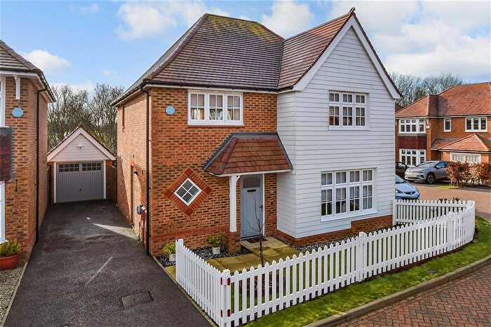 4 Bedroom Detached House For Sale In Bramley Grove, Tenterden, Kent, TN30