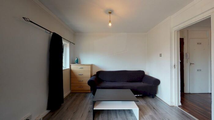 3 Bedroom Flat To Rent In South Grove, N15