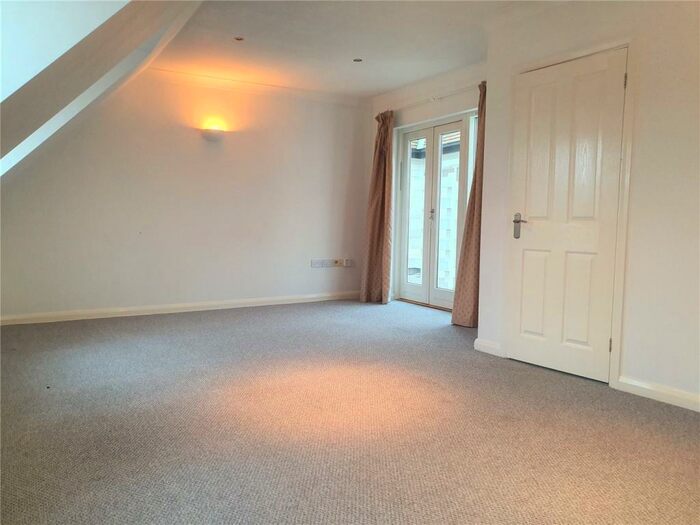 1 Bedroom Apartment To Rent In Horseshoe Mews, Canterbury, CT1