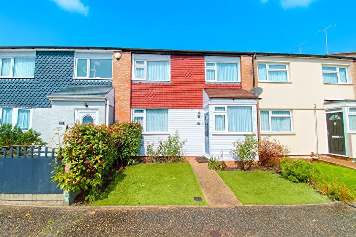 3 Bedroom Terraced House For Sale In Sycamores, Pitsea, SS13