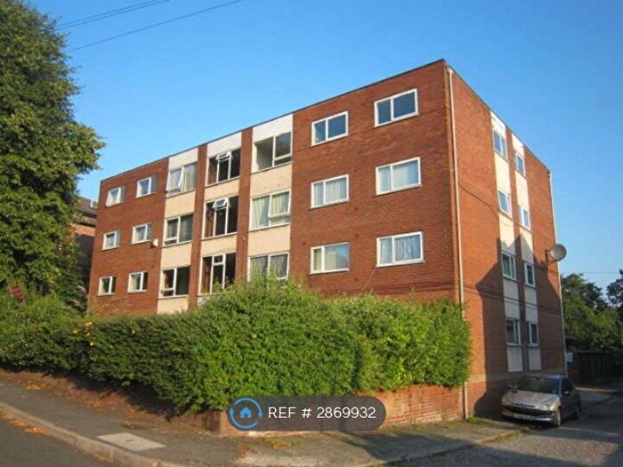 2 Bedroom Flat To Rent In Kings Mount, Prenton, CH43