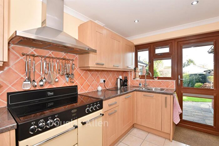 3 Bedroom Detached Bungalow For Sale In Charlotte Avenue, Wickford, Essex, SS12