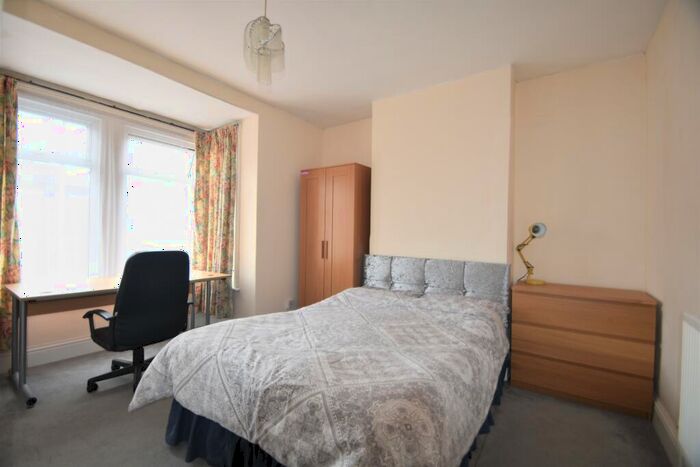 1 Bedroom Property To Rent In Winter Road, Southsea, Hampshire, PO4