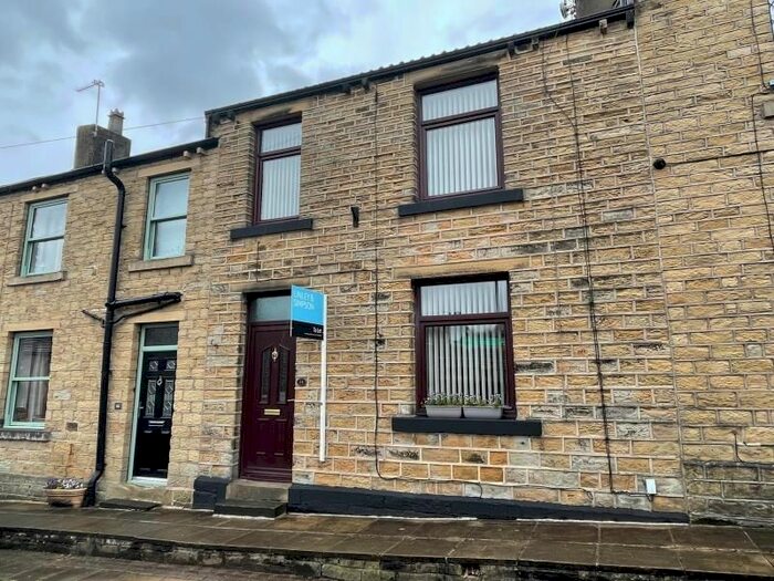 3 Bedroom Cottage To Rent In New Street, Netherton, Huddersfield HD4