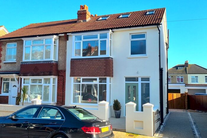 4 Bedroom Semi-Detached House To Rent In Ripley Grove, Portsmouth, PO3