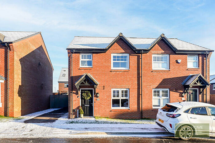 3 Bedroom Semi Detached House For Sale In Satin Drive Middleton, Manchester, M24