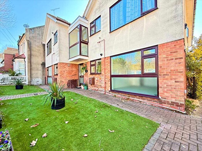 1 Bedroom Apartment To Rent In Westcliff On Sea, SS0