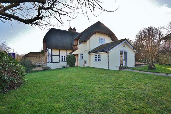 3 Bedroom Detached House For Sale In Mill Road, Shabbington, HP18