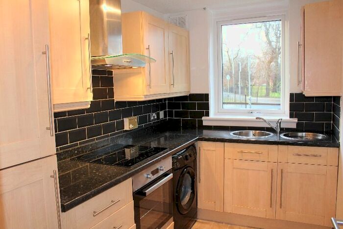 2 Bedroom Flat To Rent In Langlands Court, Govan, Glasgow, G51