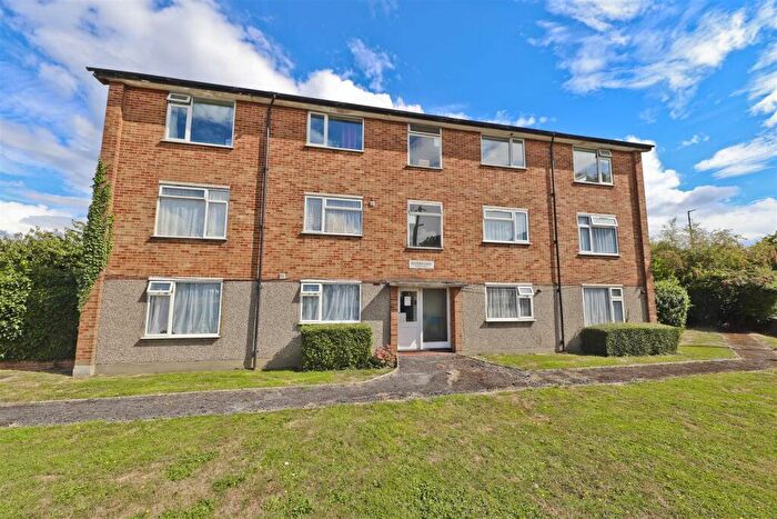 2 Bedroom Flat For Sale In Kelvedon Court, Long Drive, South Ruislip, HA4