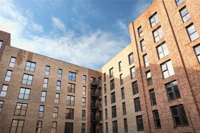 3 Bedroom Flat To Rent In Fairbrother Street, Salford, M5