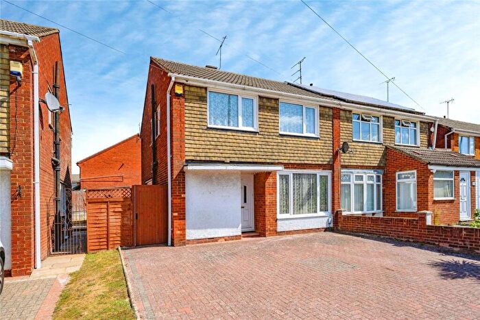 3 Bedroom Semi-Detached House For Sale In Leagrave High Street, Luton, Bedfordshire, LU4