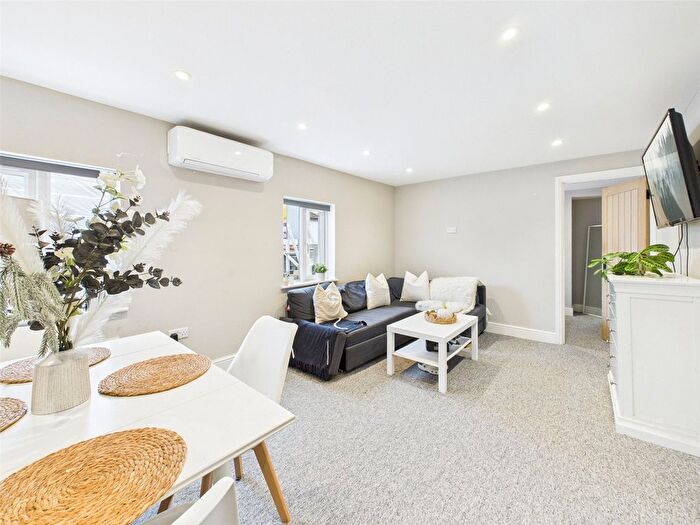3 Bedroom Terraced House To Rent In High Street, Hampton Hill, TW12