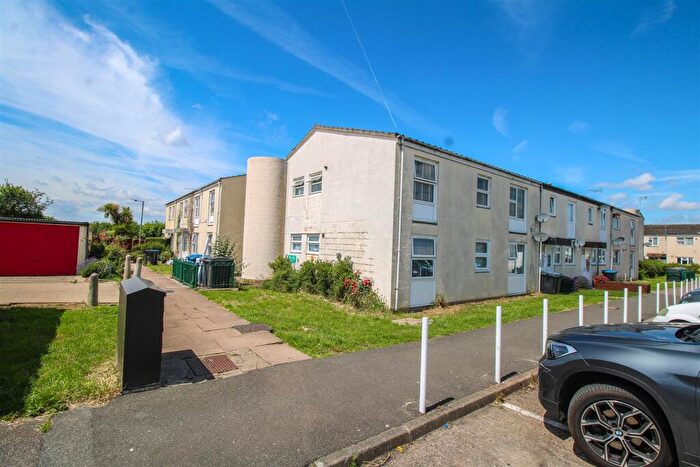 2 Bedroom Flat To Rent In Milwards, Harlow, CM19