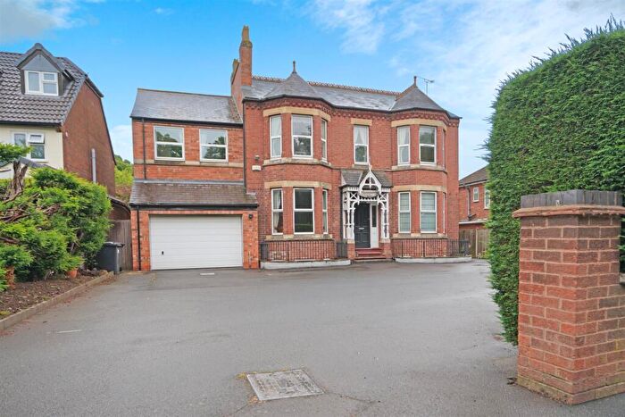 6 Bedroom Detached House For Sale In Tachbrook Road, Leamington Spa, CV31