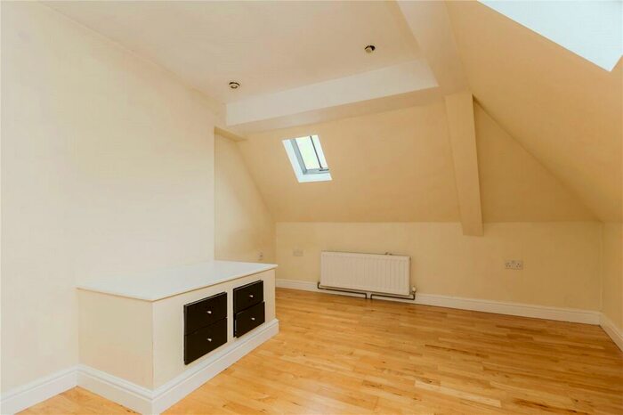 2 Bedroom Apartment To Rent In Orchard Lane, Bristol, BS1