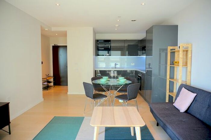 1 Bedroom Flat For Sale In Glasshouse Gardens, London, E20