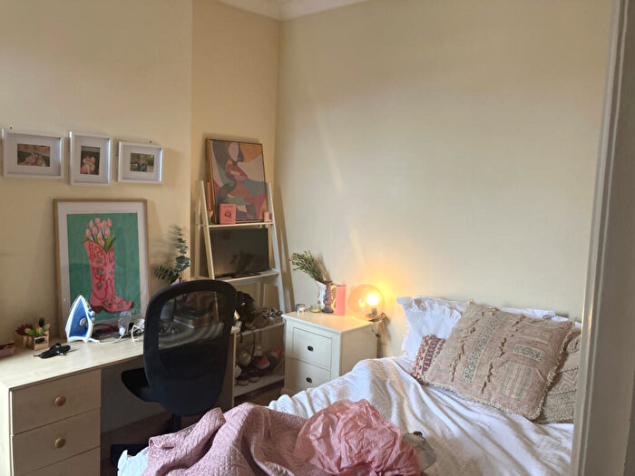 6 Bedroom Terraced House To Rent In Mackintosh Place, Cardiff, CF24
