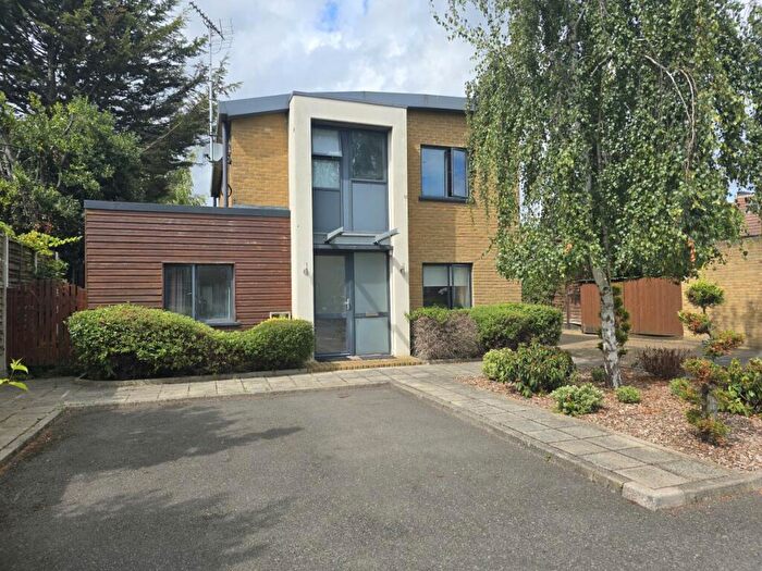 5 Bedroom Detached House To Rent In Chanin Mews, NW2