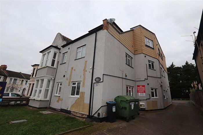 1 Bedroom Flat To Rent In Lancaster Gardens, Southend-On-Sea, SS1