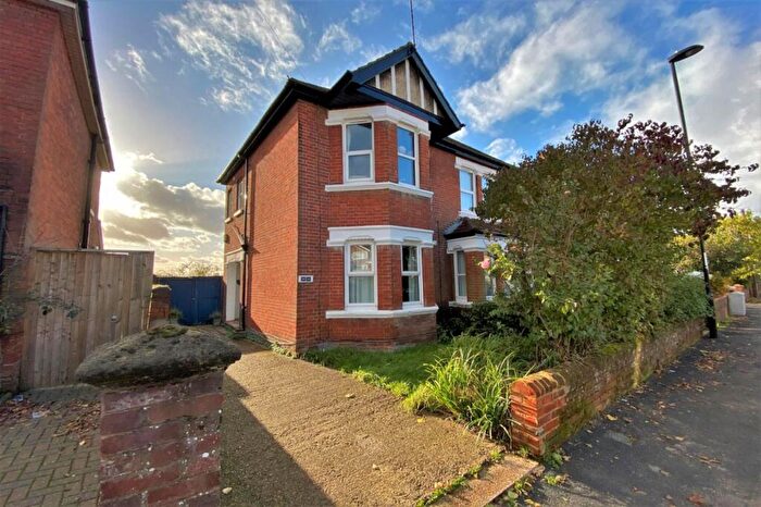 2 Bedroom Flat To Rent In Bitterne Park, SO18