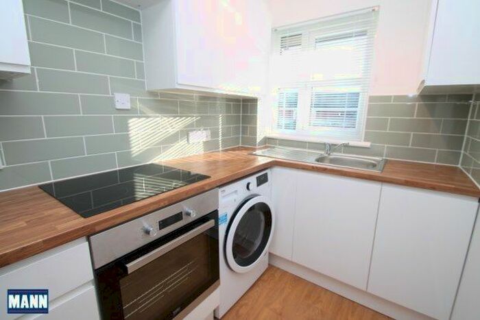 1 Bedroom Flat To Rent In Swallow Close, Greenhithe DA9