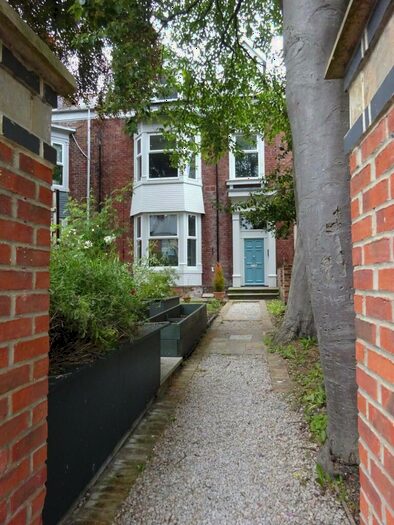 2 Bedroom Apartment To Rent In Thornhill Gardens, Sunderland, SR2