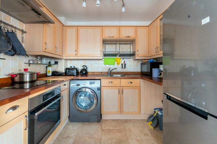 2 Bedroom Flat To Rent In Hirst Crescent, North Wembley, Wembley, HA9