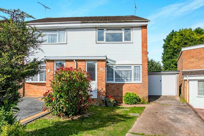 2 Bedroom Semi-Detached House To Rent In Rosedale Close, Crawley, RH11