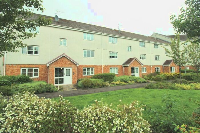 2 Bedroom Flat To Rent In Stirrat Crescent, Paisley, PA3