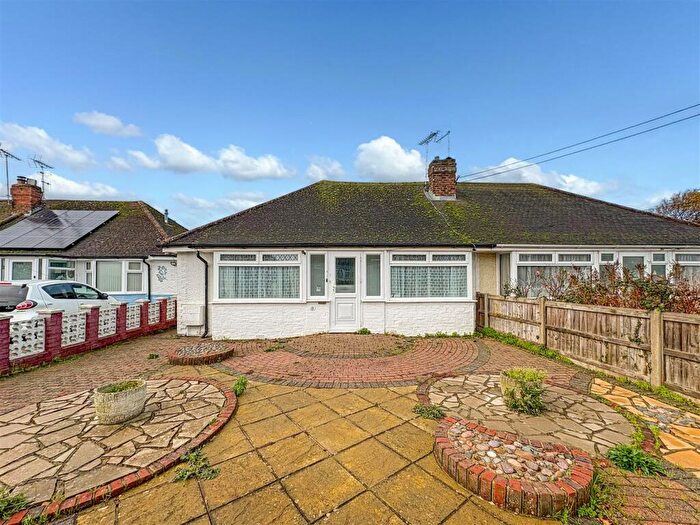 2 Bedroom Semi-Detached Bungalow For Sale In Selwyn Avenue, Littlehampton, BN17