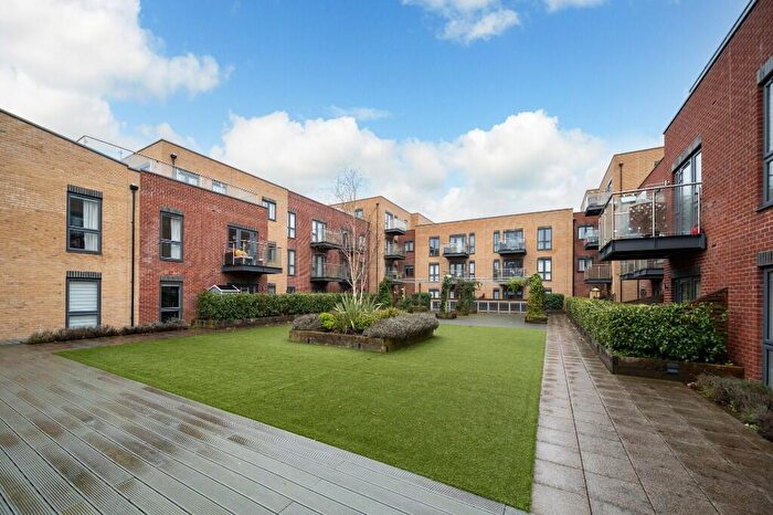 2 Bedroom Apartment For Sale In Regents House, Frogmore Road, Hemel Hempstead, Hertfordshire, HP3