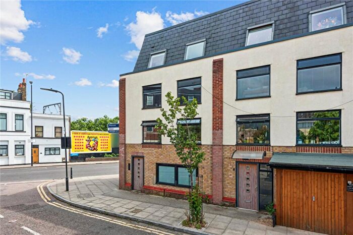 2 Bedroom Apartment For Sale In Morning Lane, London, E9