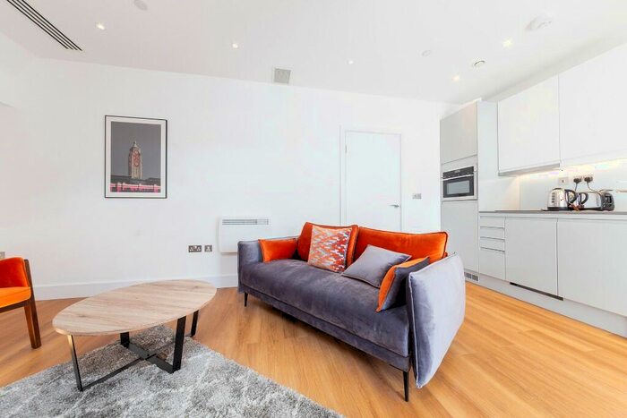 1 Bedroom Serviced Apartments To Rent In Bath Road, Slough, Berkshire, SL1