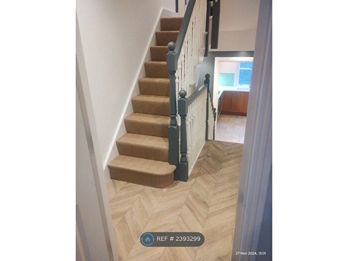4 Bedroom Maisonette To Rent In Lots Road, London, SW10
