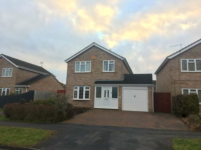 3 Bedroom Detached House To Rent In Badgers Way, Buckingham, MK18