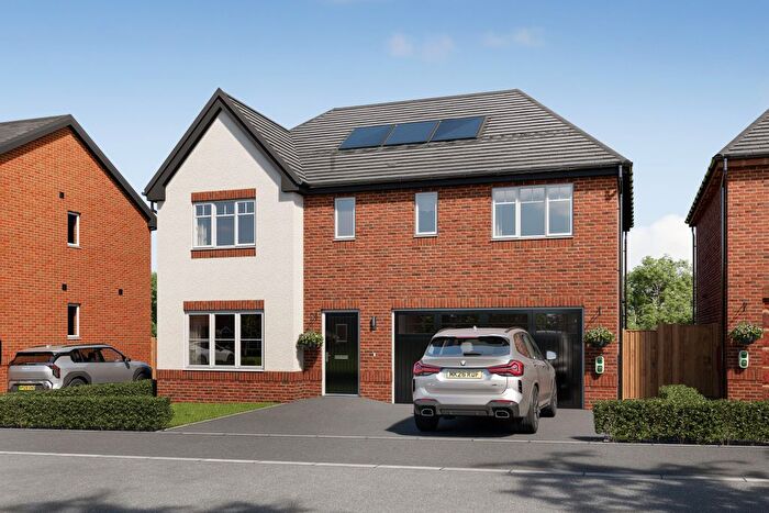 5 Bedroom Detached House For Sale In Rossendale Drive, Adlington, PR6