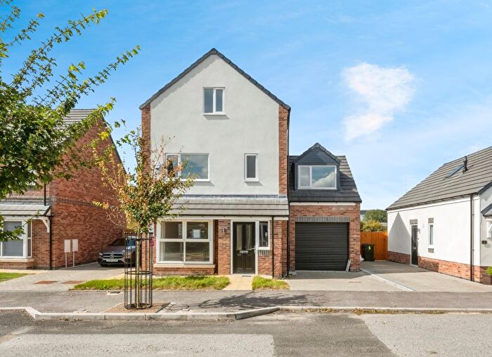 4 Bedroom Detached House For Sale In Robin Hood Grove, Thorne, Doncaster, DN8