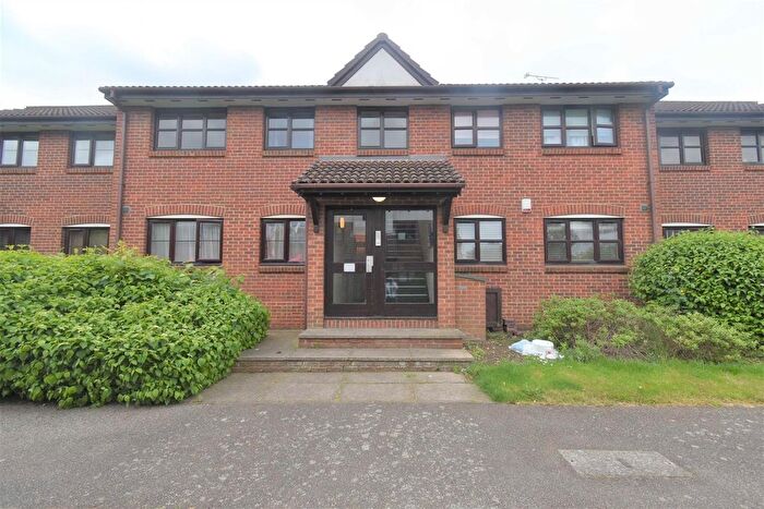 2 Bedroom Flat To Rent In Flat Unicorn Walk, Greenhithe, DA9