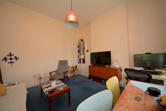 1 Bedroom Flat To Rent In High Road, East Finchley, N2