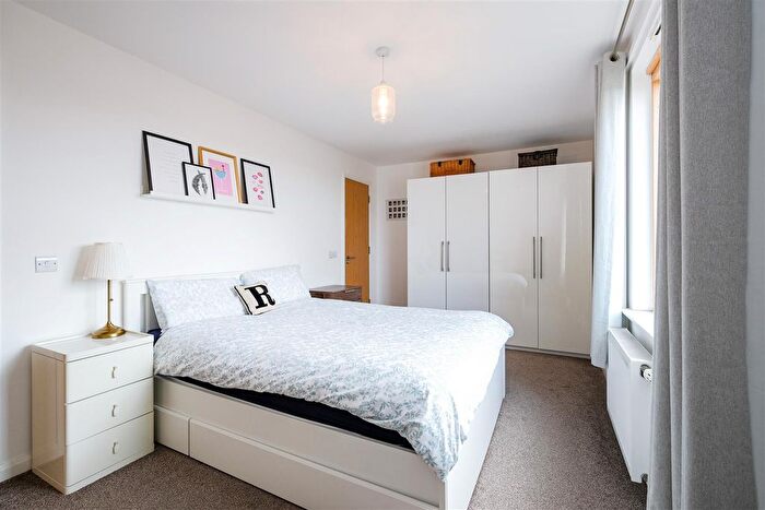 1 Bedroom Flat For Sale In Grange Park Road, London, E10