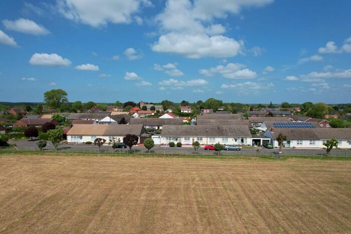 3 Bedroom Semi-Detached Bungalow For Sale In Avenue B, Upton, DN21