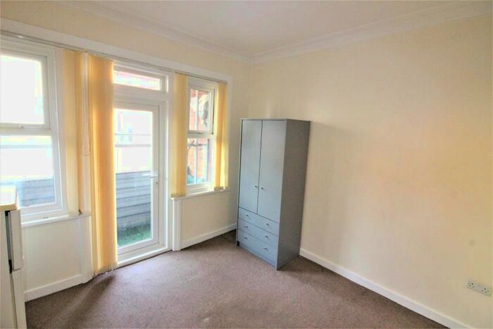 Studio To Rent In Norwich Avenue West, Bournemouth, BH2