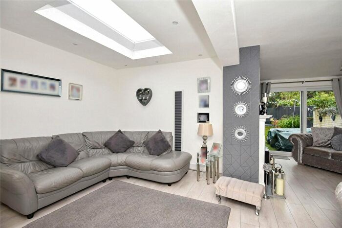 3 Bedroom Bungalow For Sale In Longfield Place, Maidstone, Kent, ME15